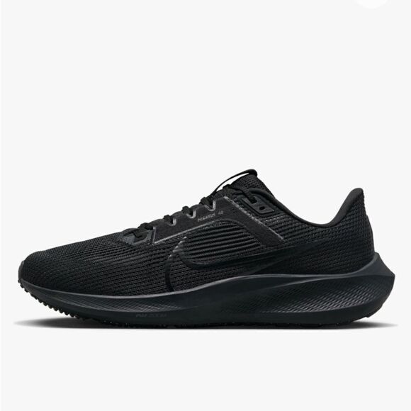 Nike Other - Nike Men's Pegasus 40 Running Shoes size 8